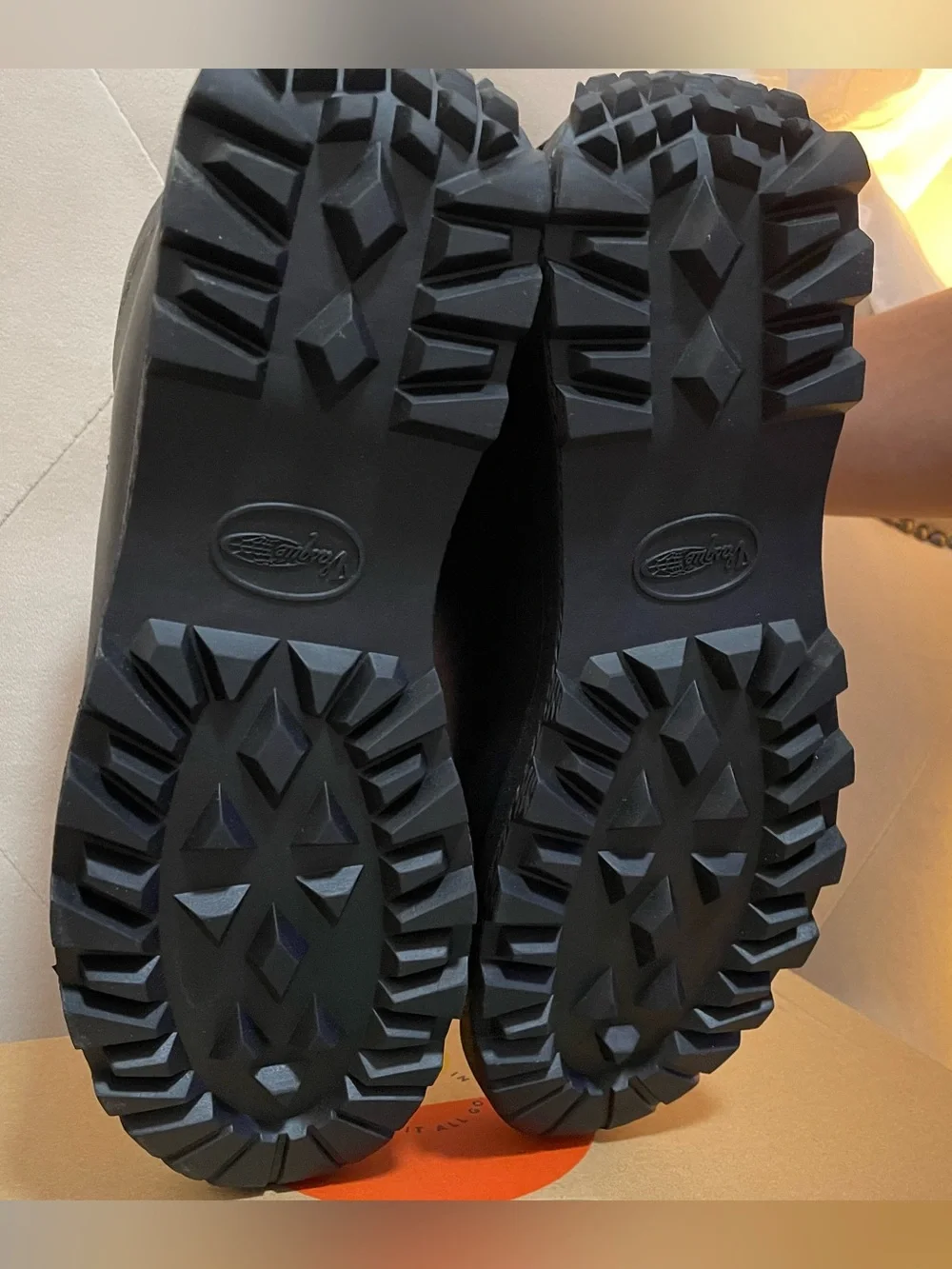 New Men’s Size 10 Vasque Black 7128 Sundowner GTX